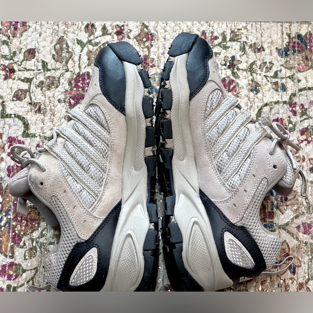 ADIDAS NOKO Tan and Black Toe Tip size6.5